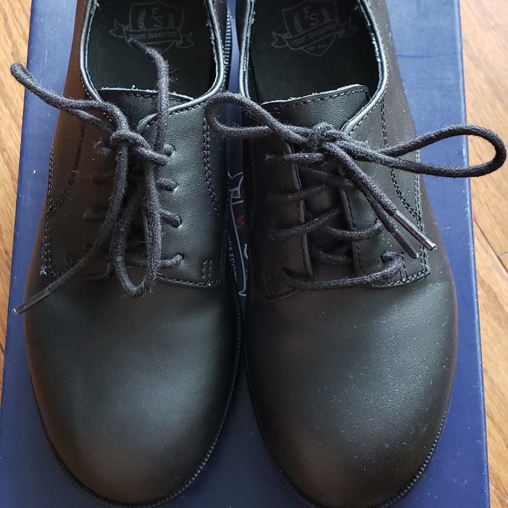 Black genuine leather boys lace up dress shoes size 13.5 NEW